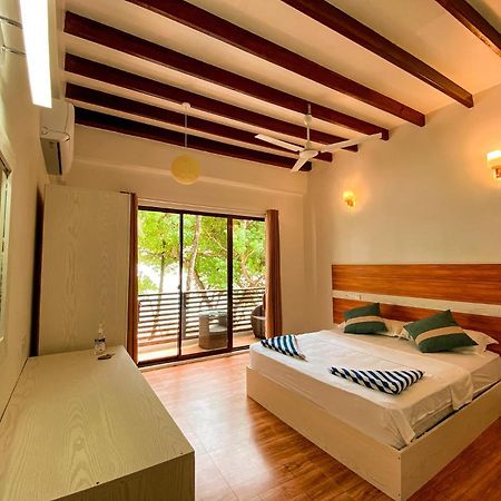 The Pearl Seaview Hotel Fulidhoo Exterior photo